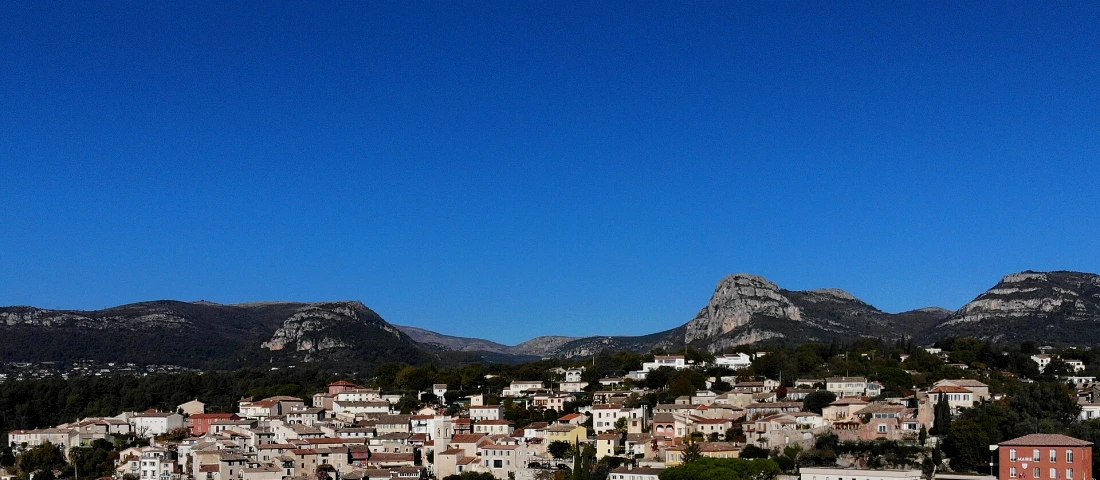 Panorama et patrimoine de La Gaude (Alpes-Maritimes) - Vue de la commune