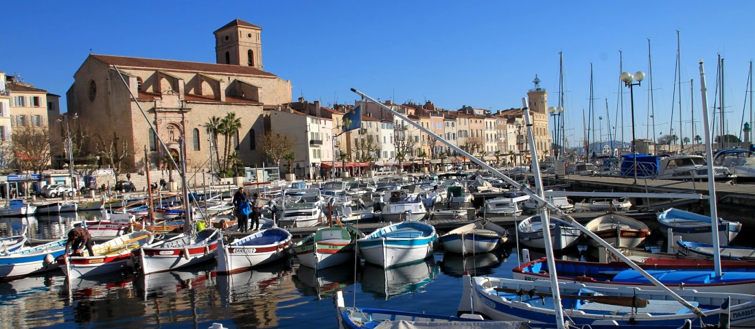 Panorama et patrimoine de La Ciotat (Bouches-du-Rhône) - Vue de la commune