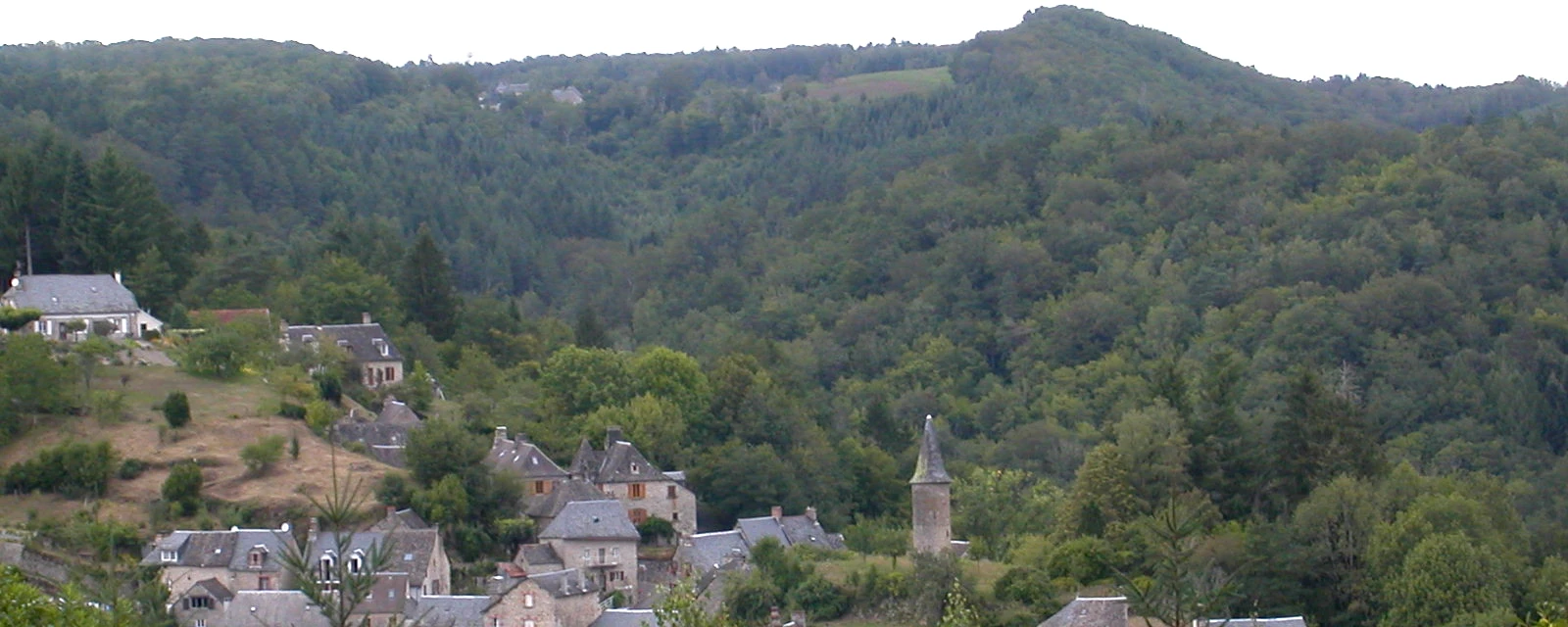 Vue de La Roche-Canillac, Corrèze