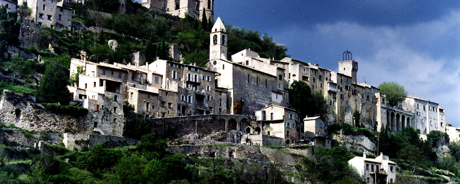 Vue de Montbrun-les-Bains, Drôme