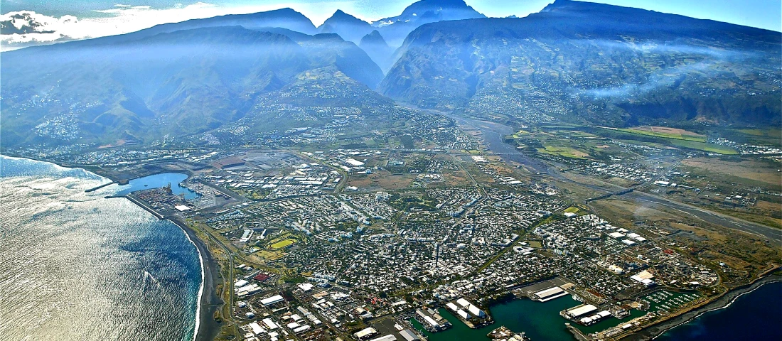 Panorama et patrimoine de Le Port (La Réunion) - Vue de la commune