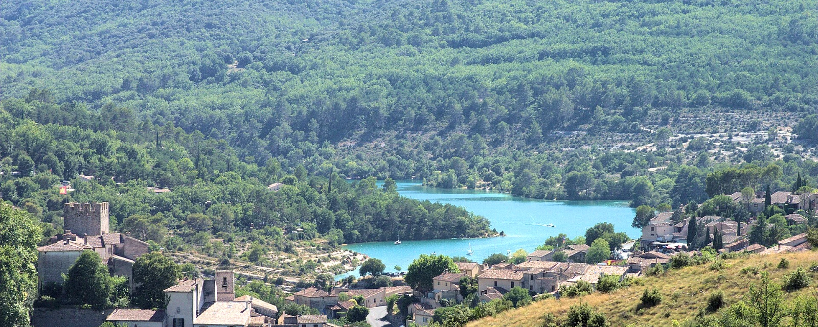 Vue de Esparron-de-Verdon, Alpes-de-Haute-Provence
