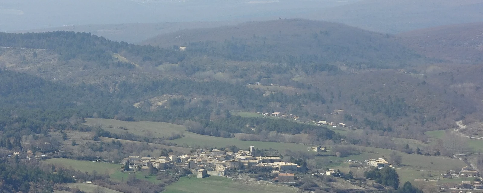 Vue de Revest-des-Brousses, Alpes-de-Haute-Provence
