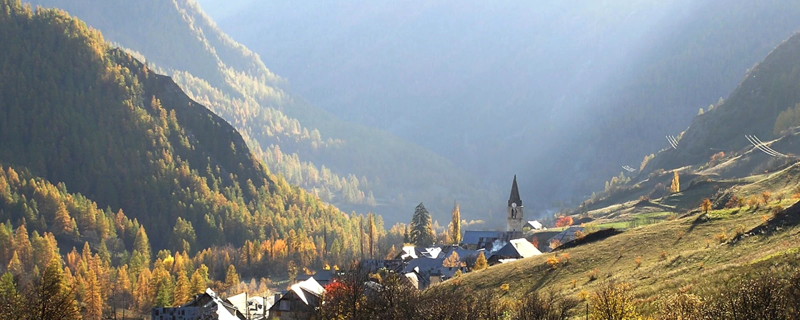 Vue de Saint-Paul-sur-Ubaye, Alpes-de-Haute-Provence