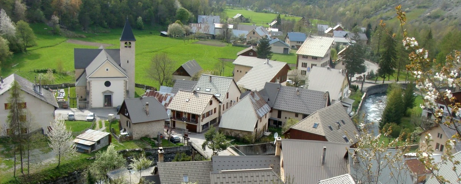 Vue de La Chapelle-en-Valgaudémar, Hautes-Alpes