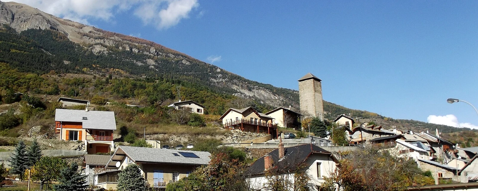 Vue de Saint-Clément-sur-Durance, Hautes-Alpes