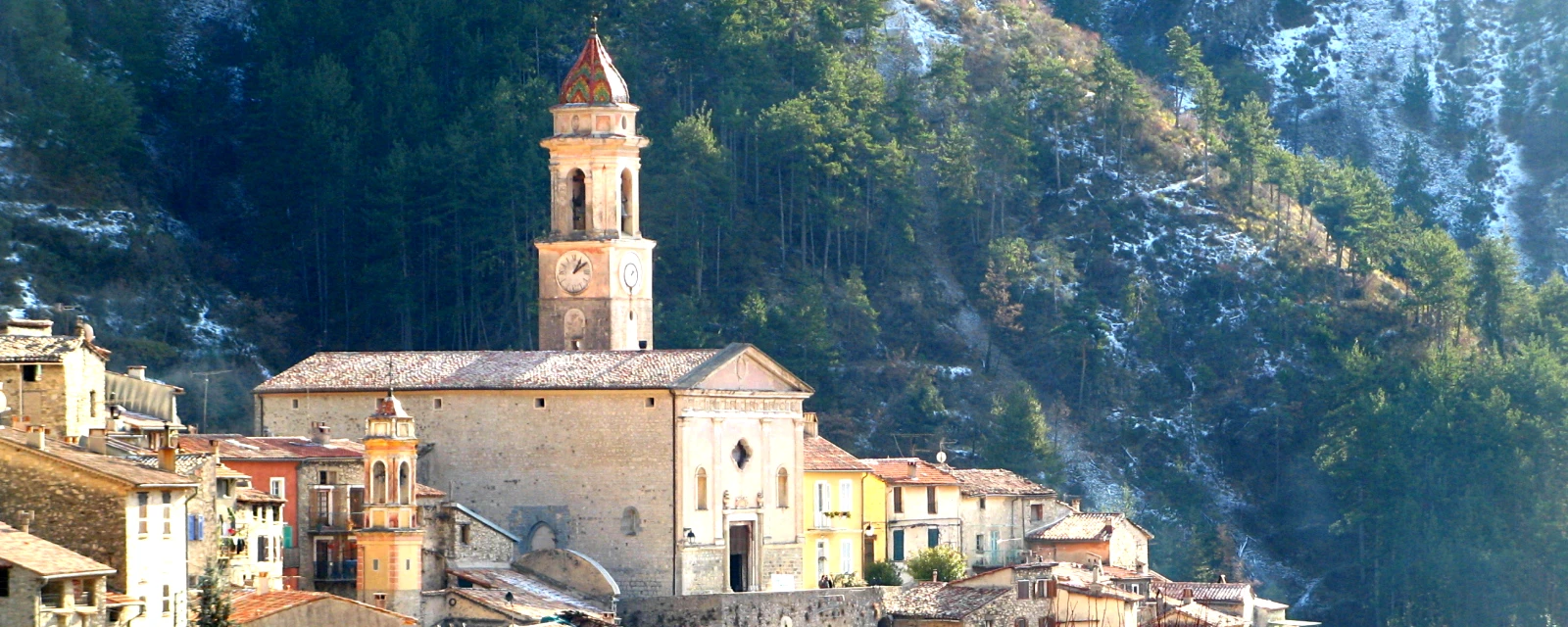 Vue de Lucéram, Alpes-Maritimes
