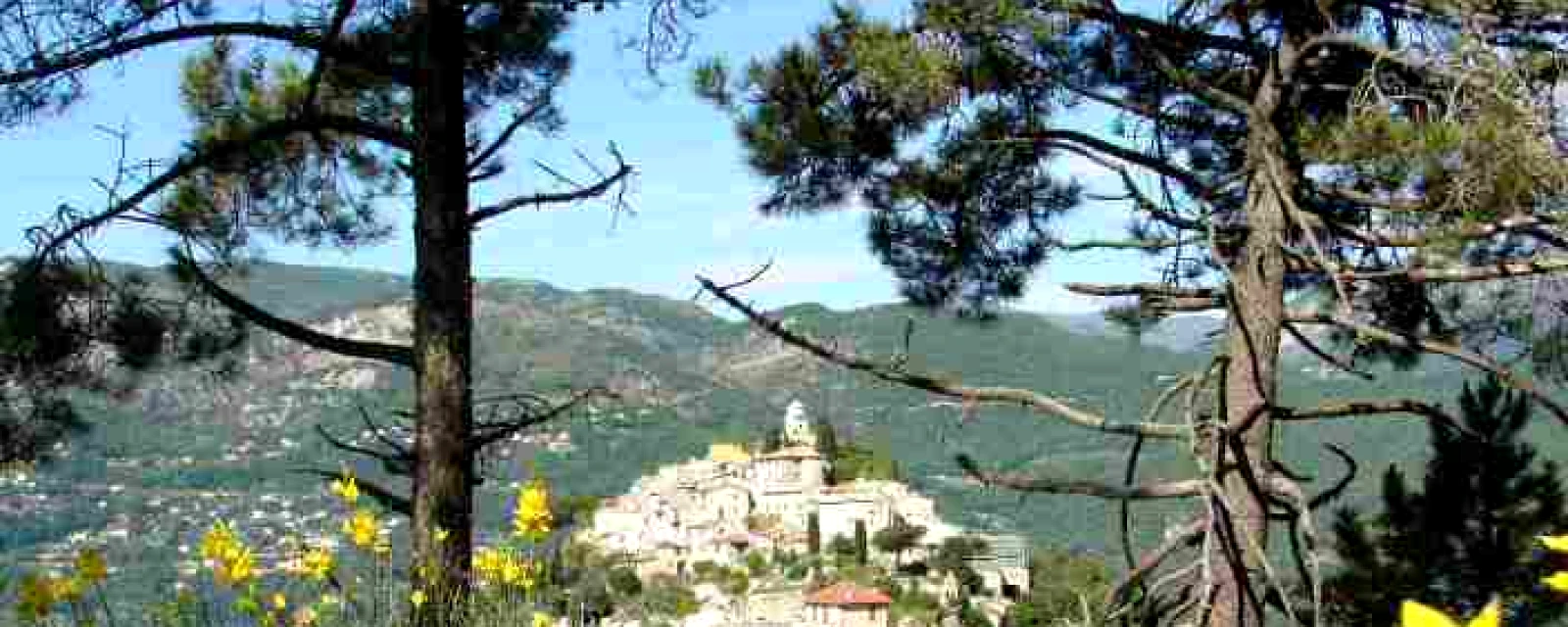 Vue de La Roquette-sur-Var, Alpes-Maritimes