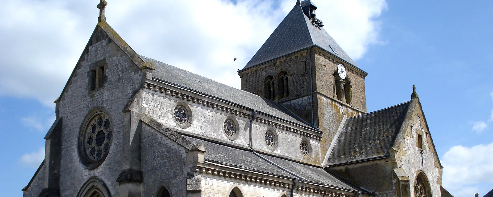 Vue de La Neuville-en-Tourne-à-Fuy, Ardennes