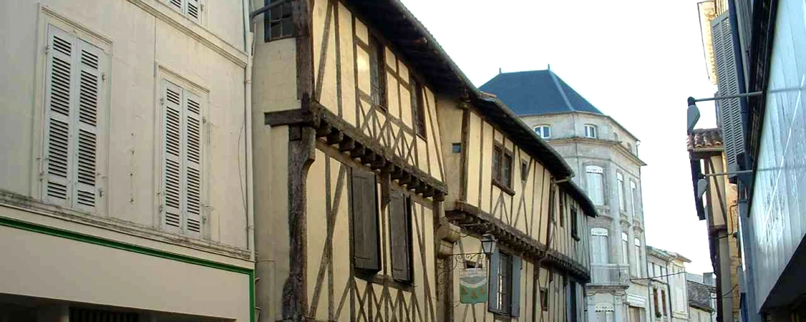 Vue de Saint-Jean-d'Angély, Charente-Maritime