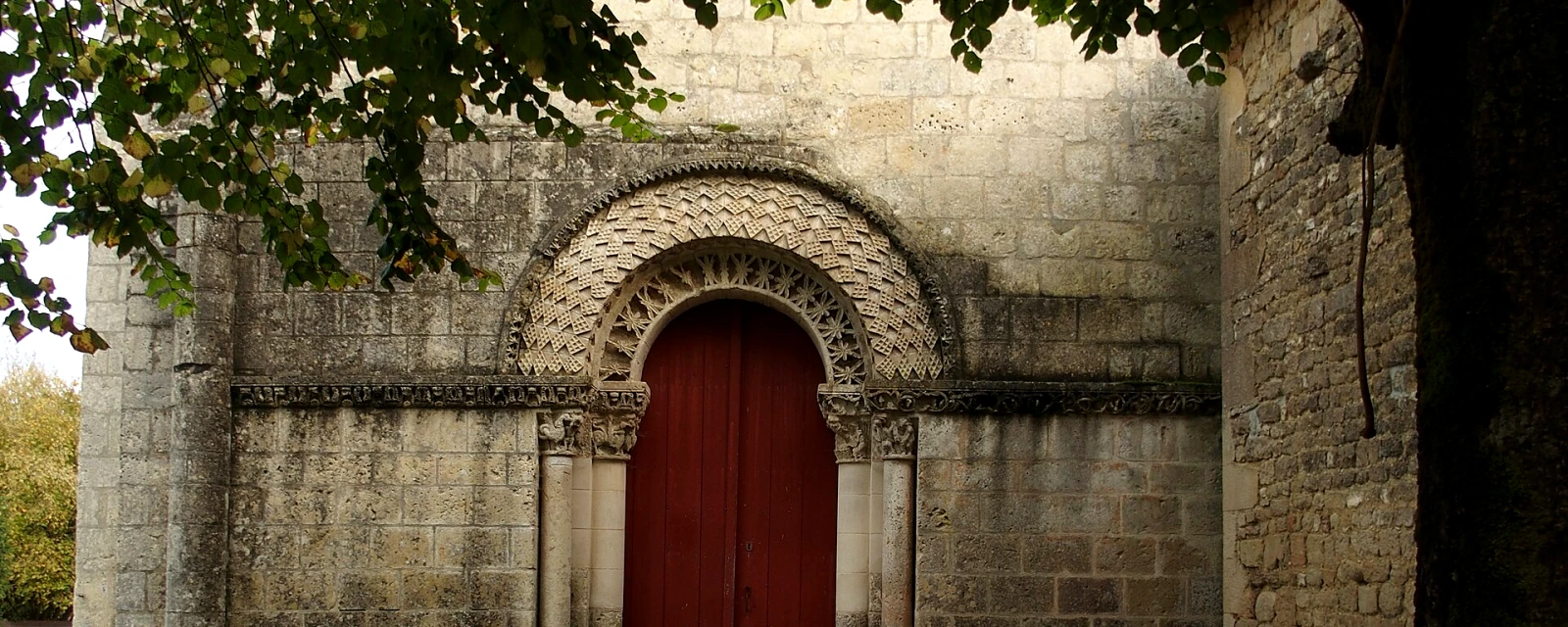 Vue de Saint-Pierre-de-l'Isle, Charente-Maritime