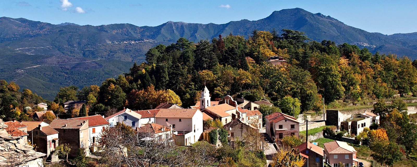 Vue de Santo-Pietro-di-Venaco, Haute-Corse