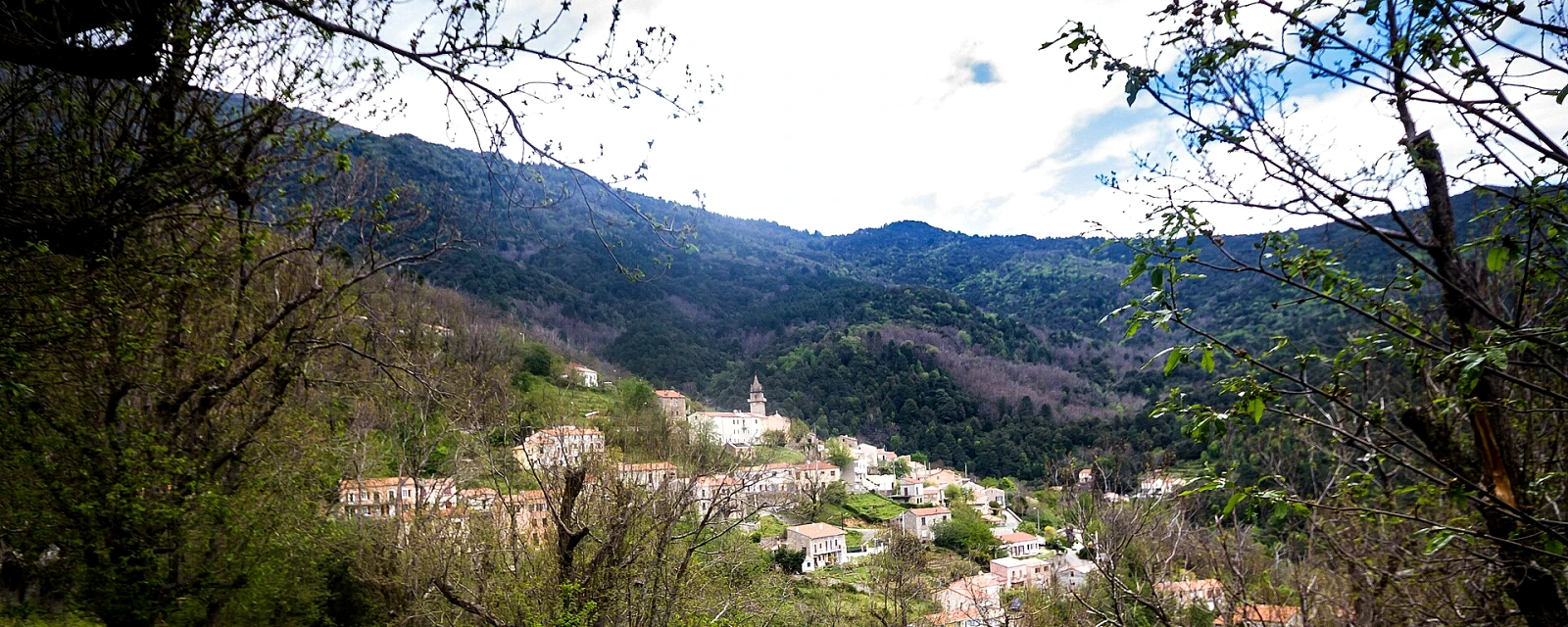 Vue de San-Gavino-di-Fiumorbo, Haute-Corse