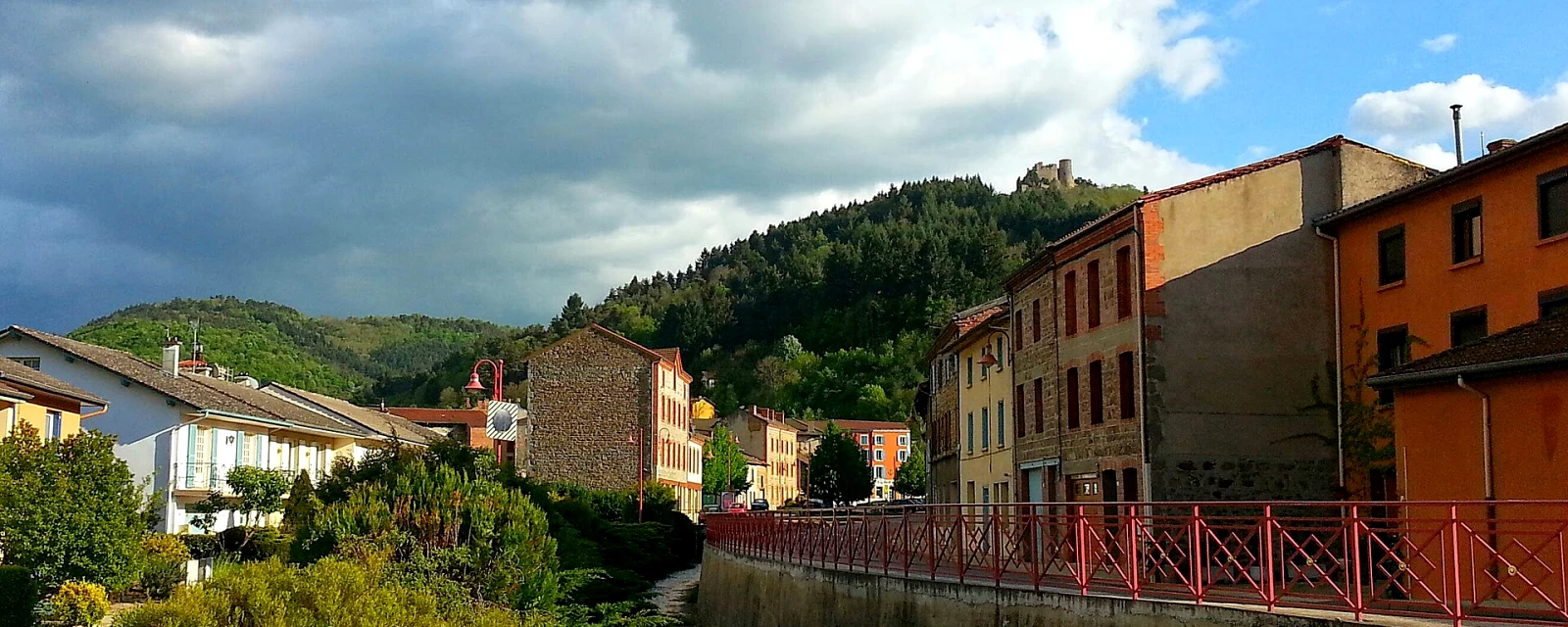 Vue de Sail-sous-Couzan, Loire