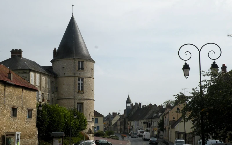 Trie-Château