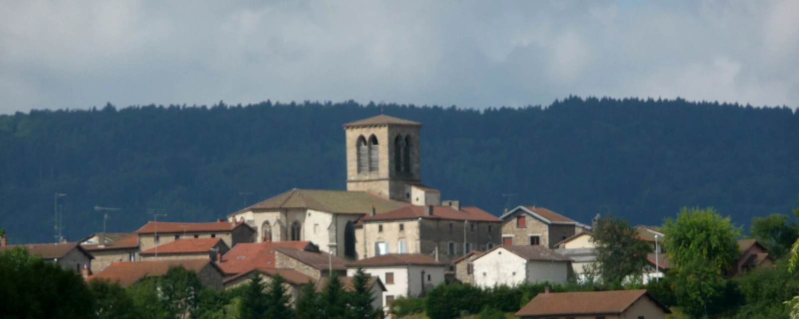 Vue de Saint-Amant-Roche-Savine, Puy-de-Dôme