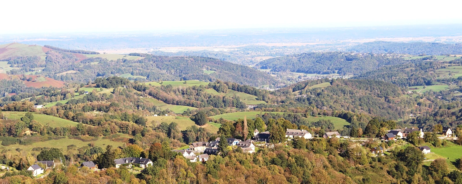 Vue de Ossun-ez-Angles, Hautes-Pyrénées