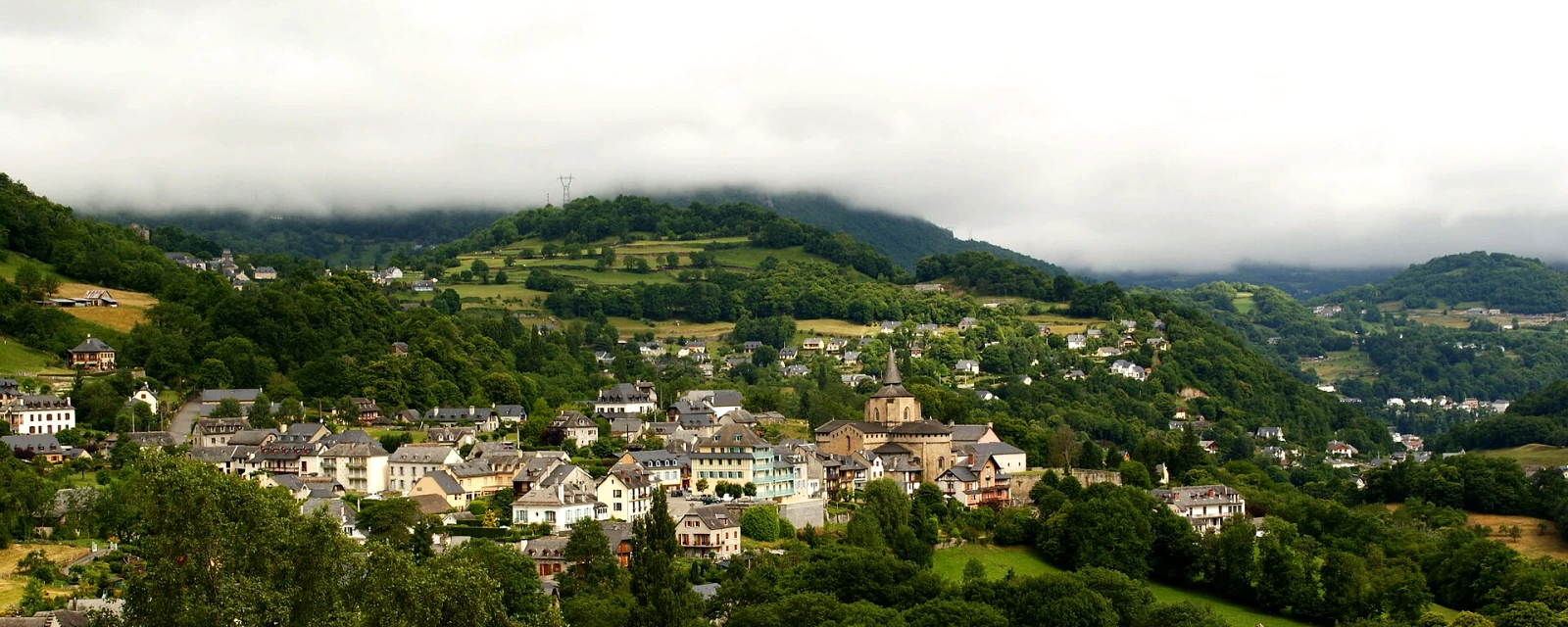 Vue de Saint-Savin, Hautes-Pyrénées