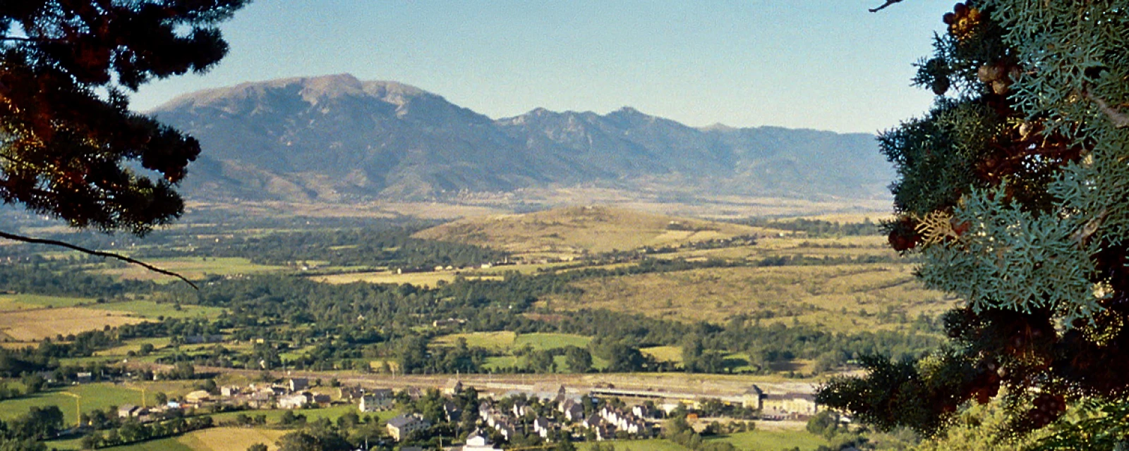 Vue de Enveitg, Pyrénées-Orientales