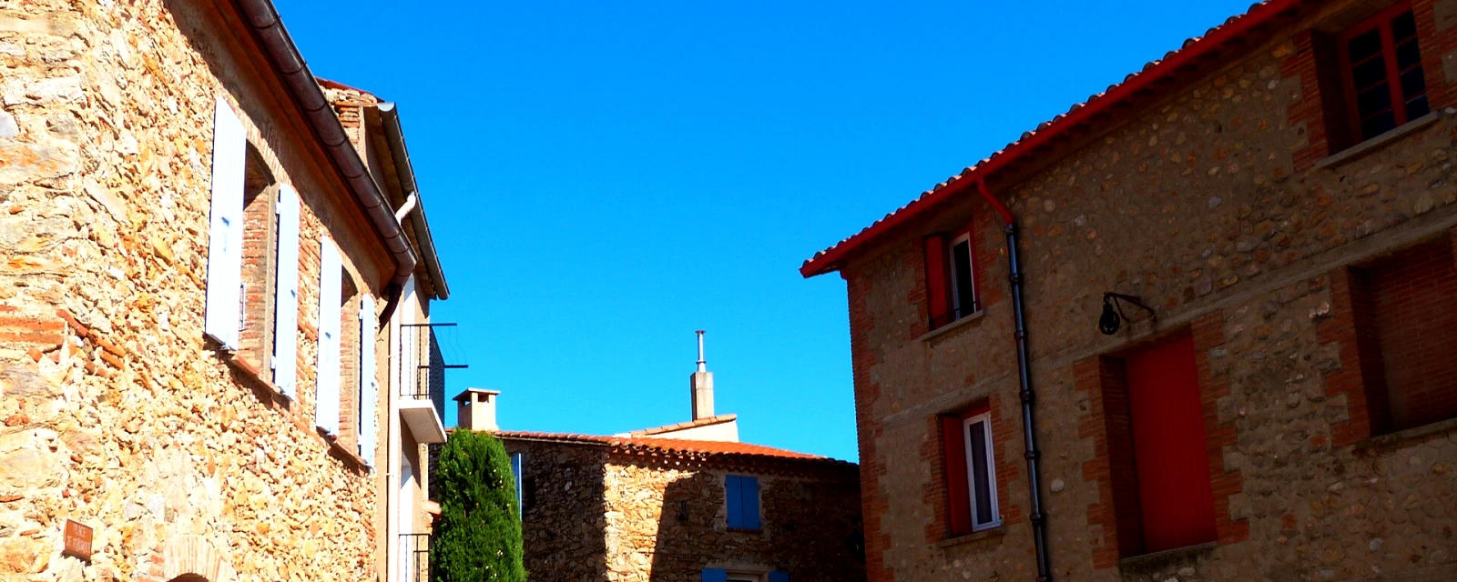 Vue de Sainte-Colombe-de-la-Commanderie, Pyrénées-Orientales