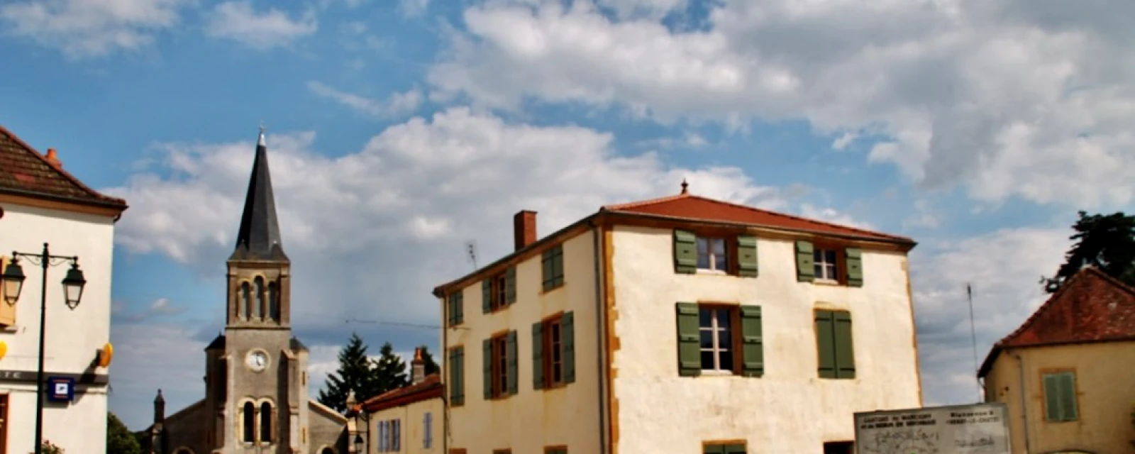 Vue de Chenay-le-Châtel, Saône-et-Loire