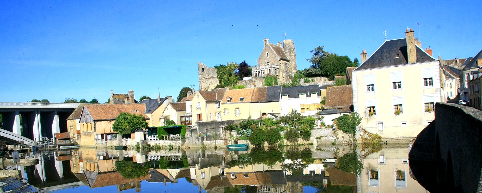 Vue de Beaumont-sur-Sarthe, Sarthe