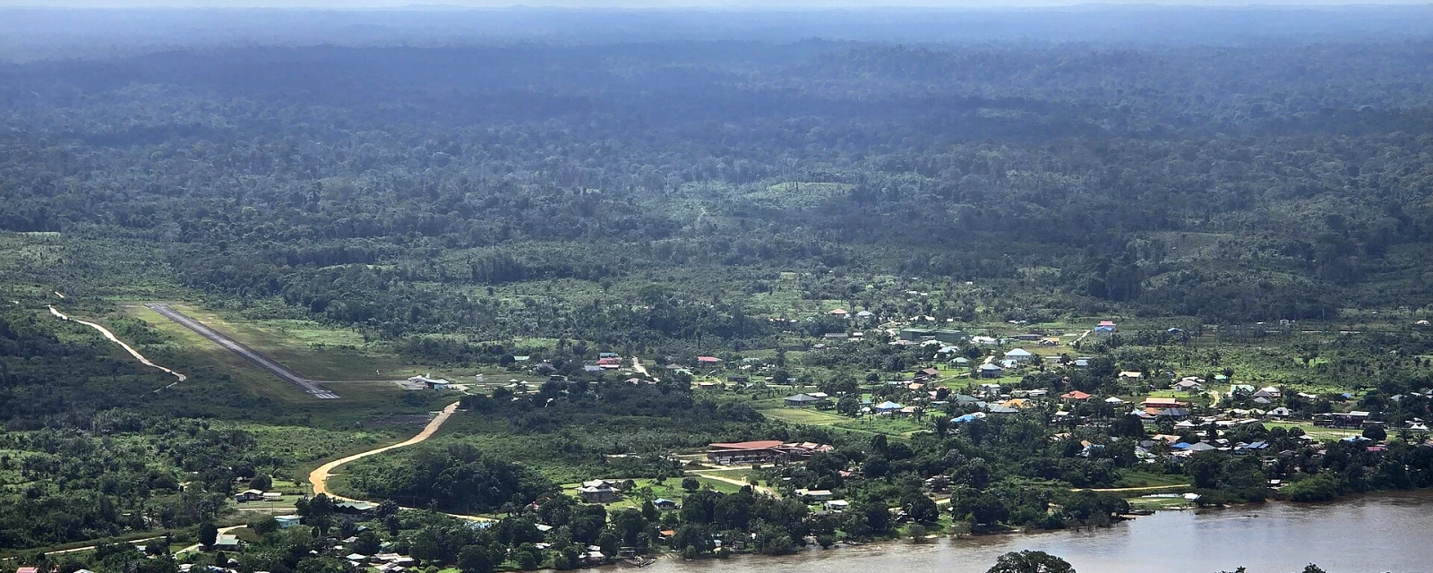 Vue de Grand-Santi, Guyane